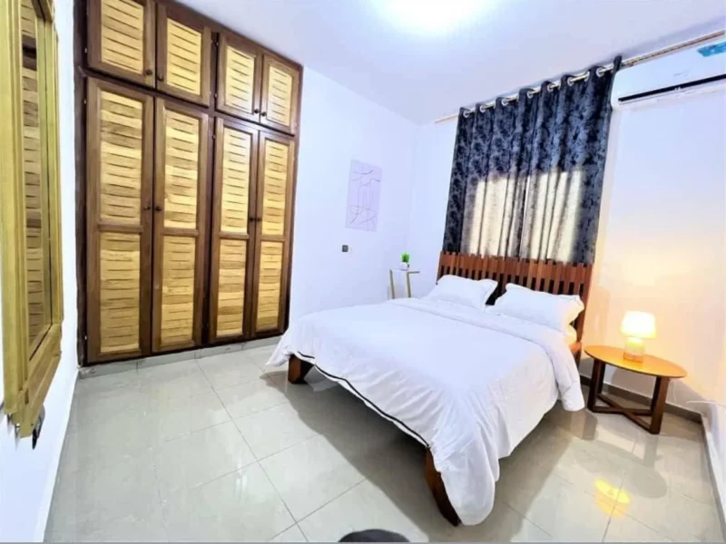 Chambre meublée