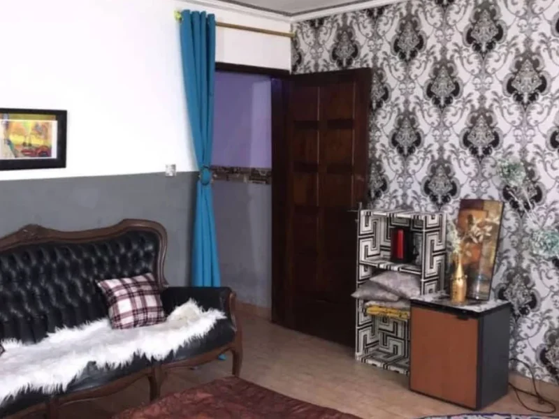 Chambre meublée