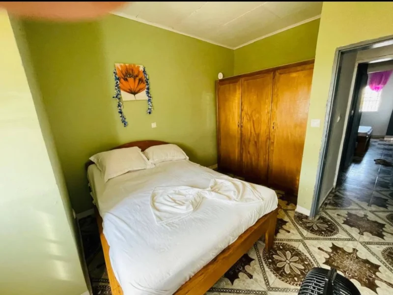 Chambre meublée