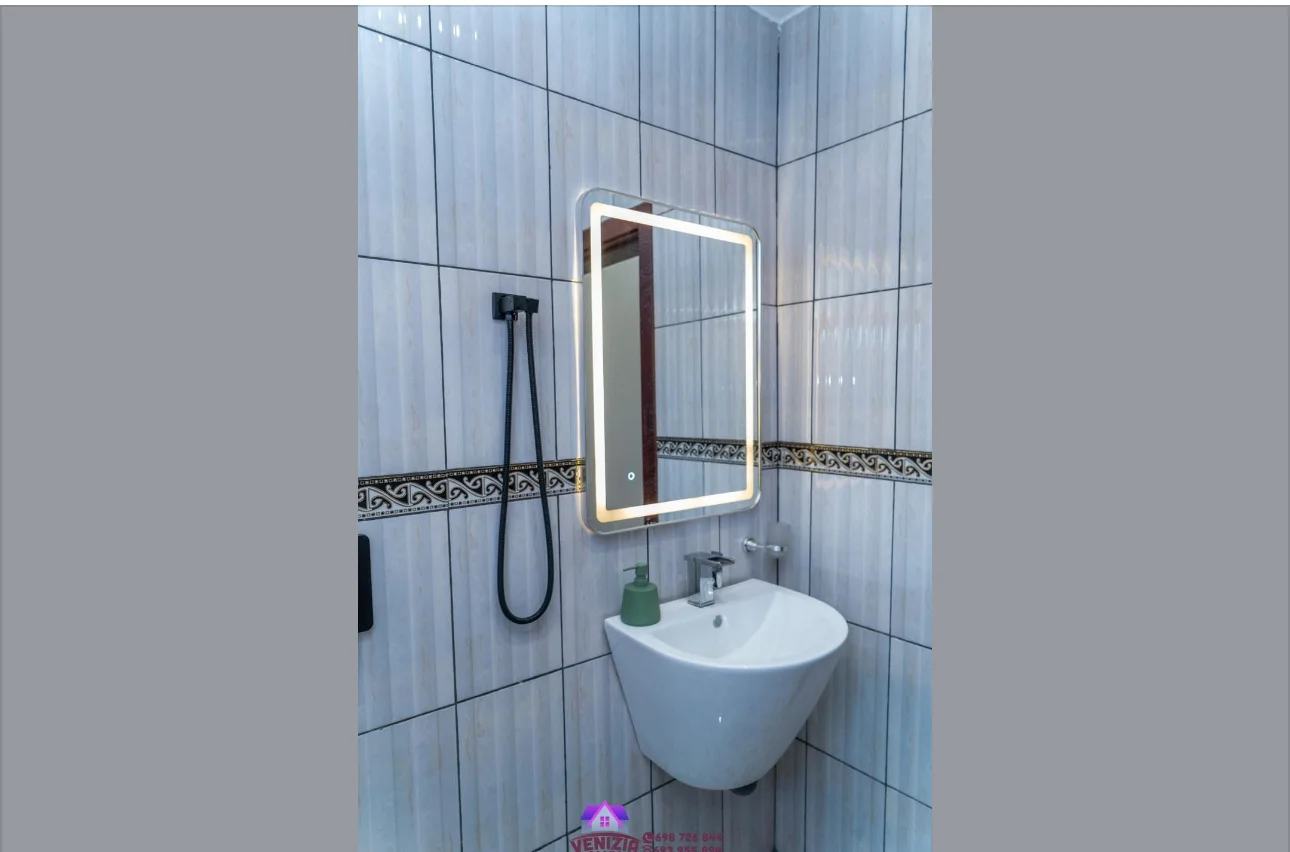 Chambre meublée