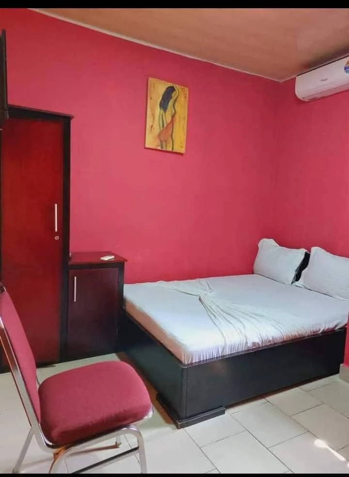 Chambre meublée