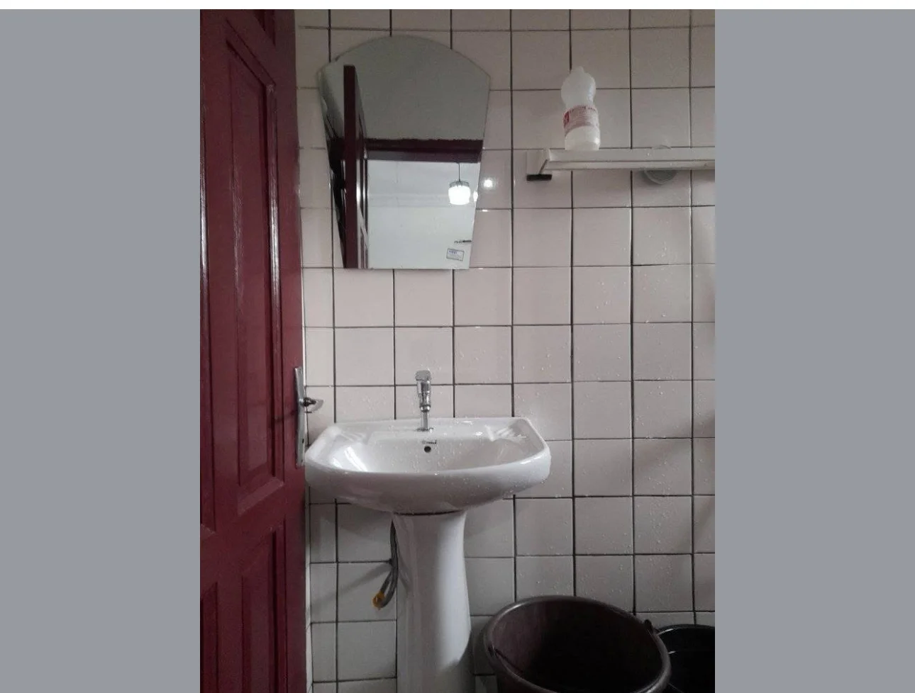 Chambre meublée