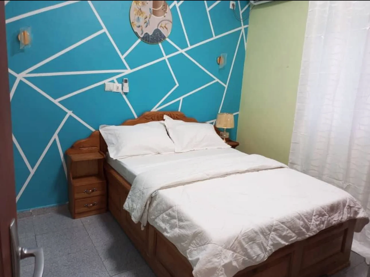 Chambre meublée